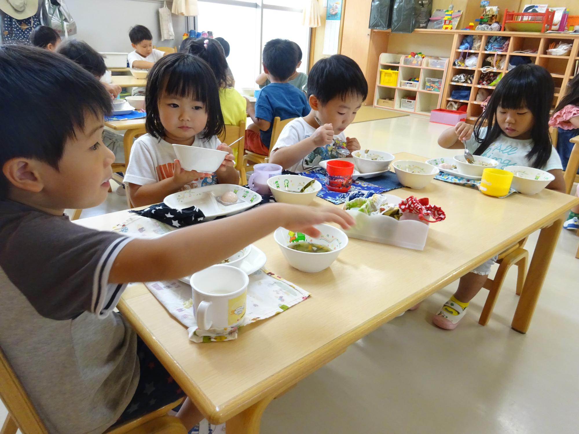 中部保育園給食のようす3