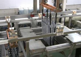 中部理化の作業場の機械の写真