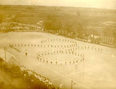 昭和26年の東郷小学校運動会の風景の写真