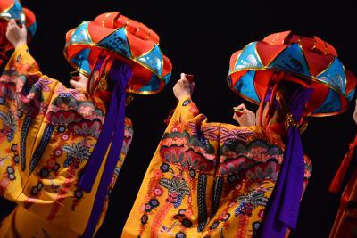 琉球舞踊の様子の写真