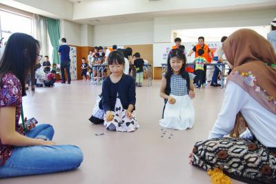 ベケラン(石を拾う遊び)