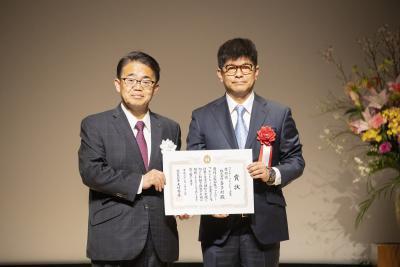 北村代表取締役(右)と大村知事