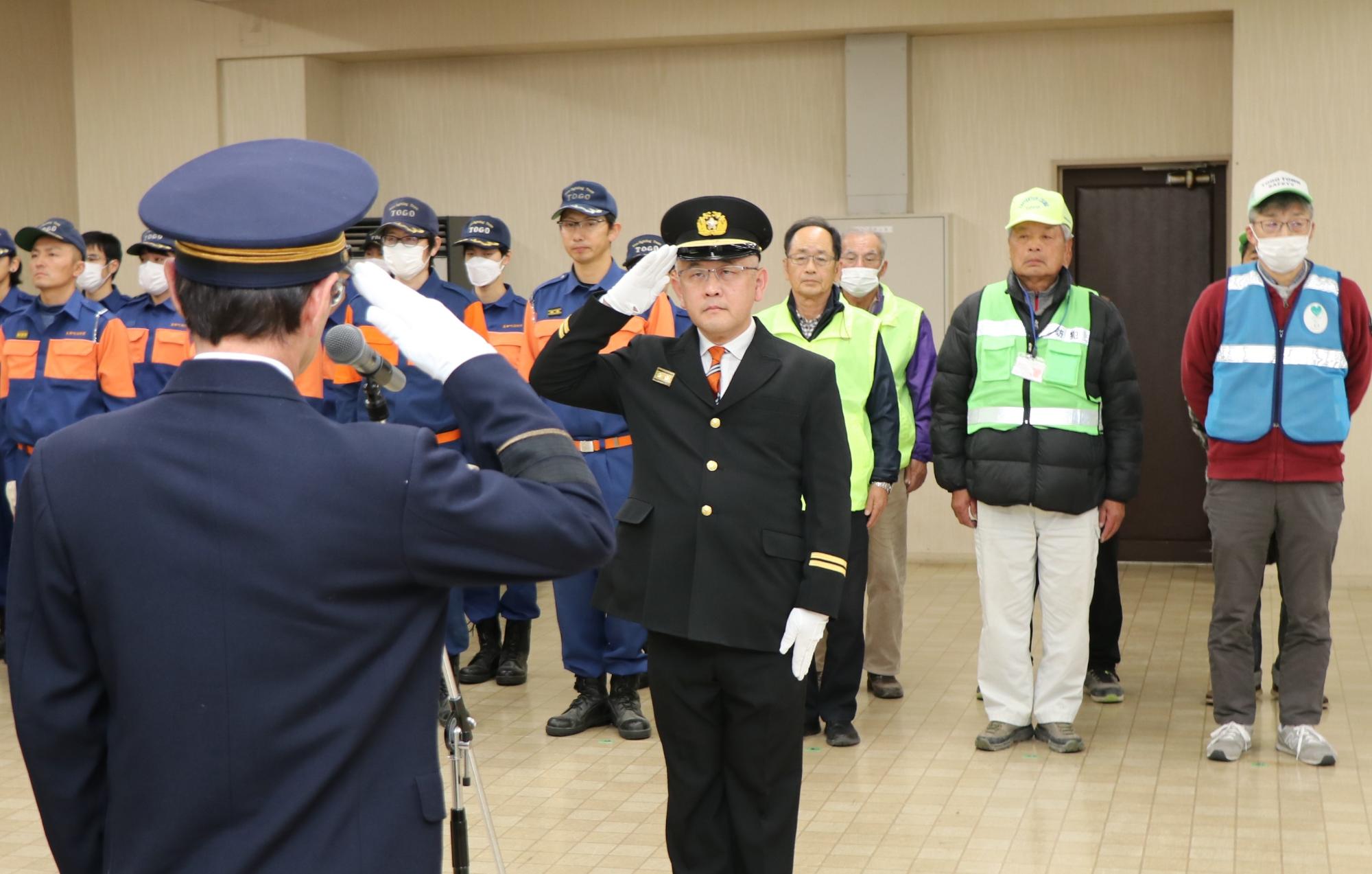 年末特別警戒出発式1