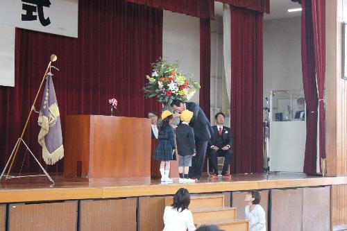 東郷町内小学校入学式2