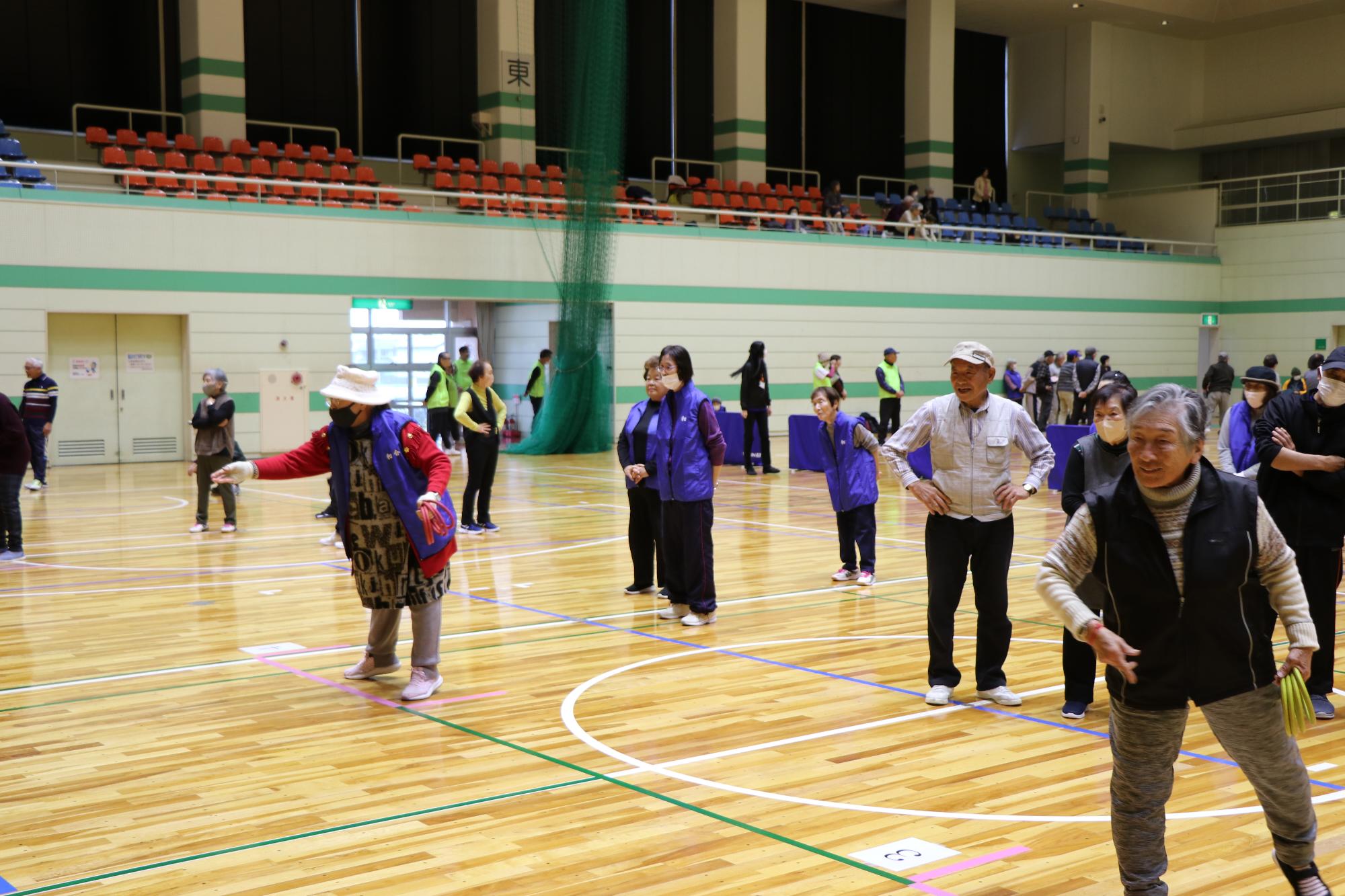 老人クラブ輪投げ大会（競技中の様子）