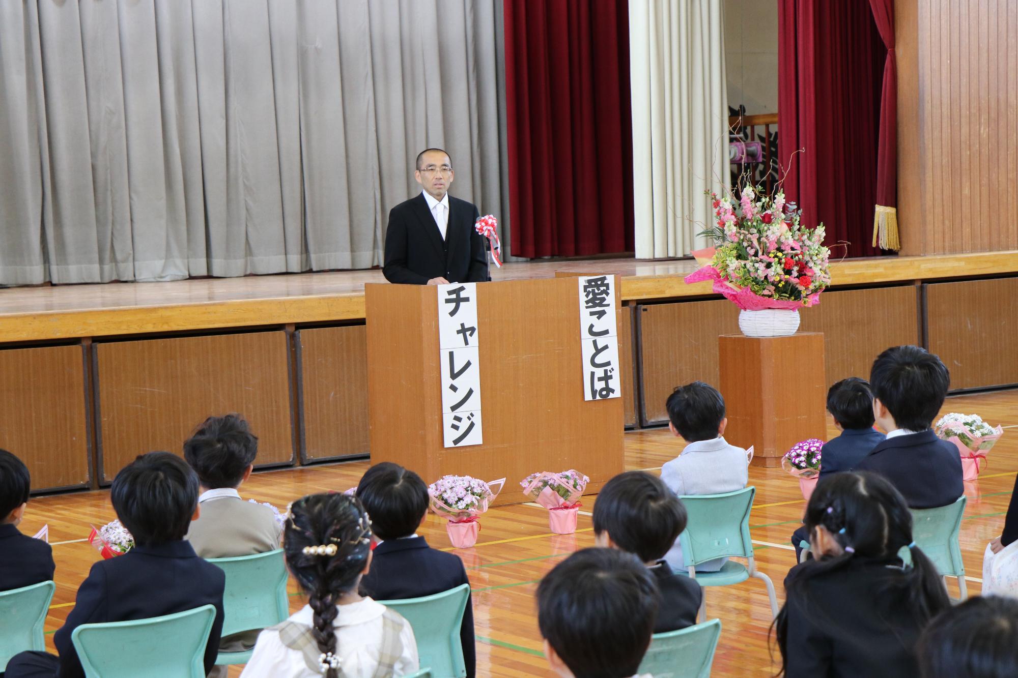 役場中庭の桜