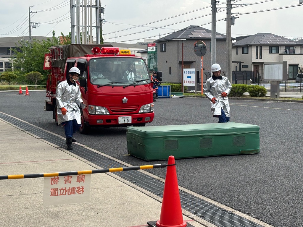 災害実務訓練（障害物を移動）