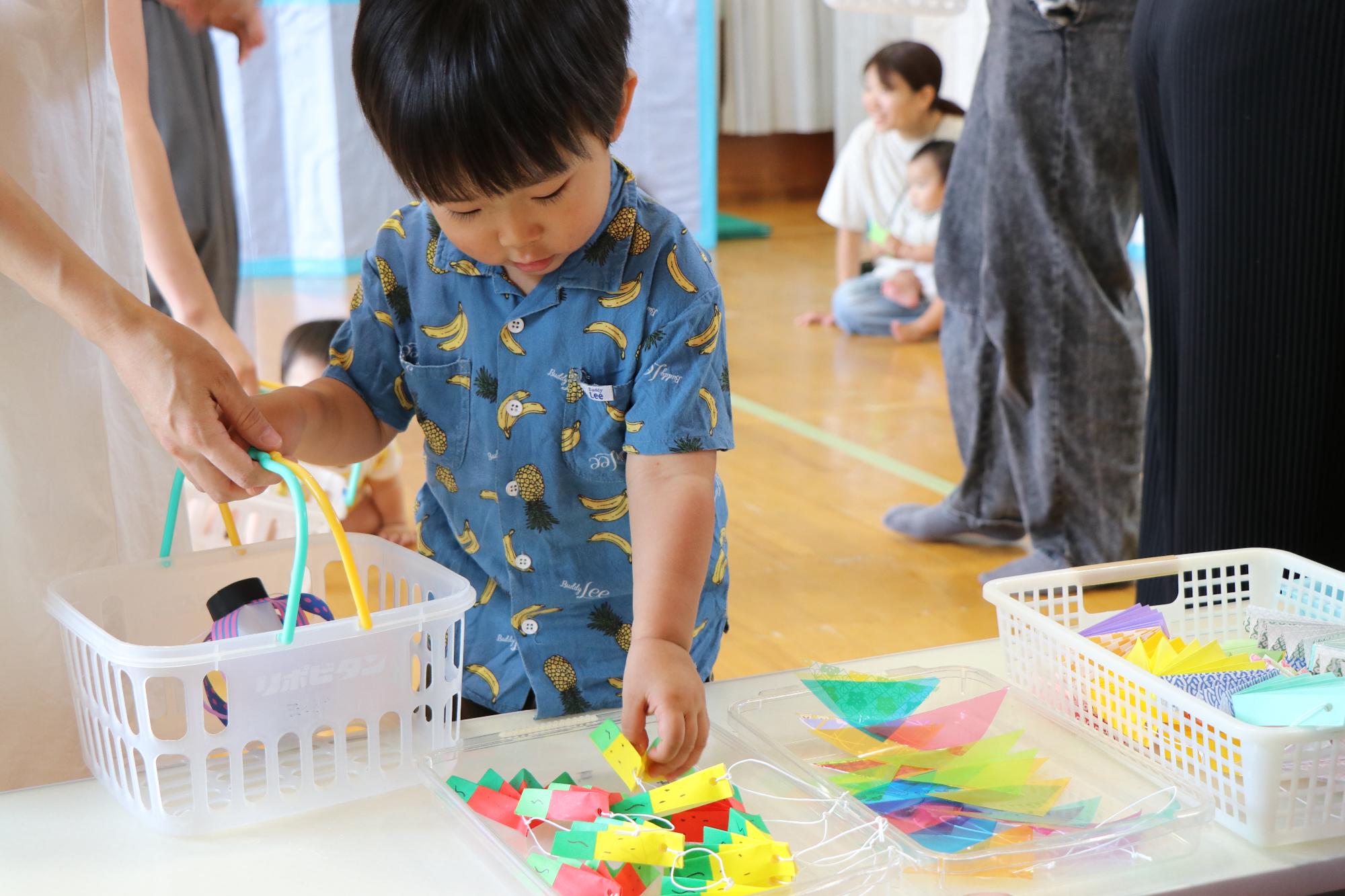 七夕（飾りを選ぶ）