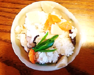 たけのこご飯の写真