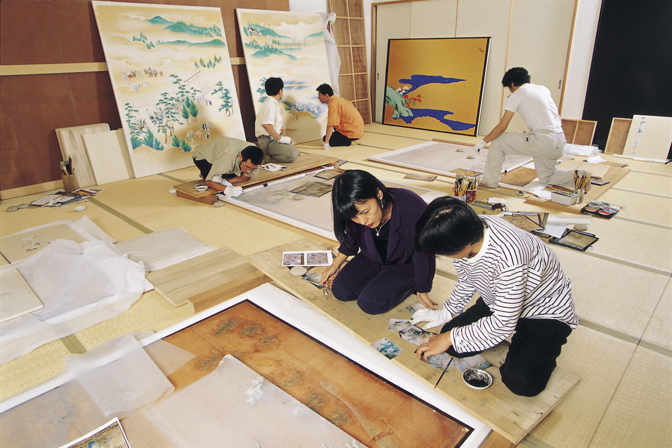 名古屋城での作業の様子 提供 名古屋城総合事務所