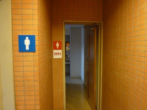 1階女性用トイレ前